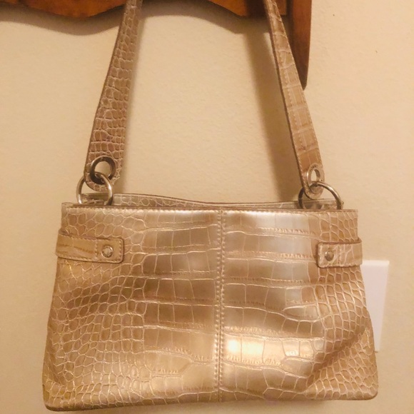 Tommy Hilfiger Handbags - TOMMY HILFIGER HANDBAG